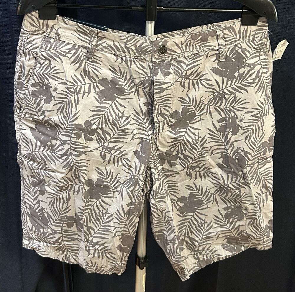 NWT Trunks Classic Chino Shorts Men's size 32